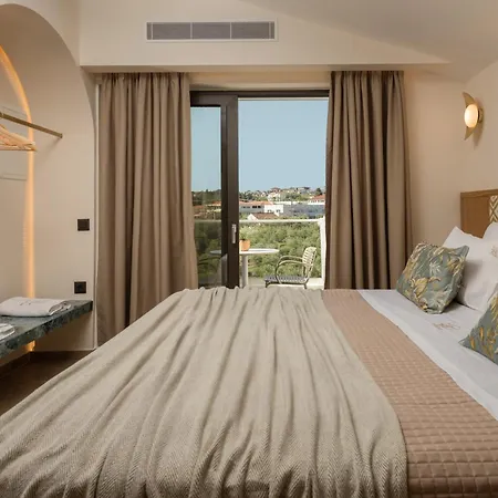 Isola Concept Aparthotel 4*