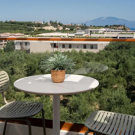 Isola Concept Aparthotel 4*